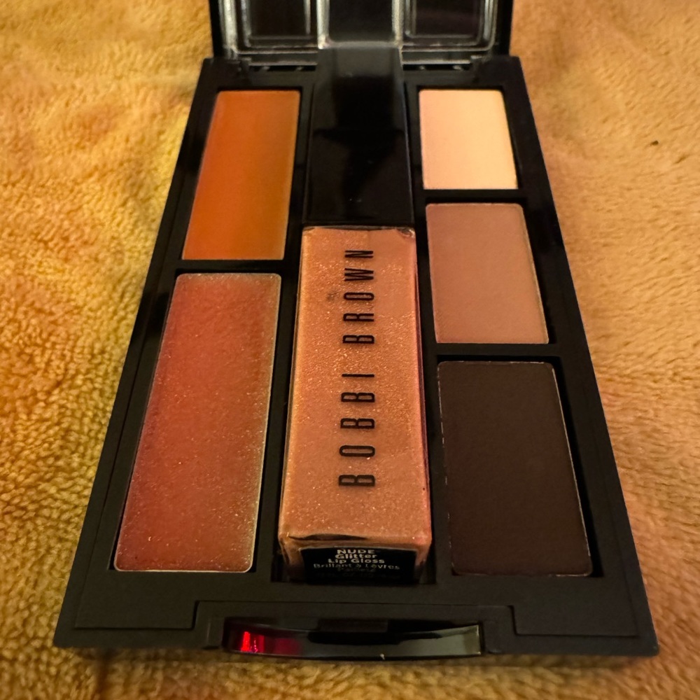 Bobbi Brown Uber Nude Lip and Eye Palette - Picture 4 of 10